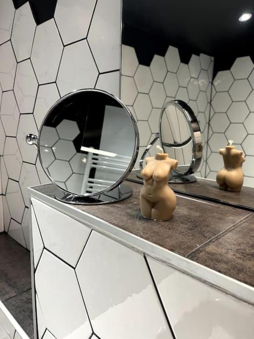 Gite De Charme 5 Etoiles Pour Couple Avec Sauna Et Jacuzzi Exterieurs Privatifs Peaugres Luaran gambar
