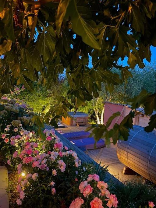 Gite De Charme 5 Etoiles Pour Couple Avec Sauna Et Jacuzzi Exterieurs Privatifs Peaugres Luaran gambar