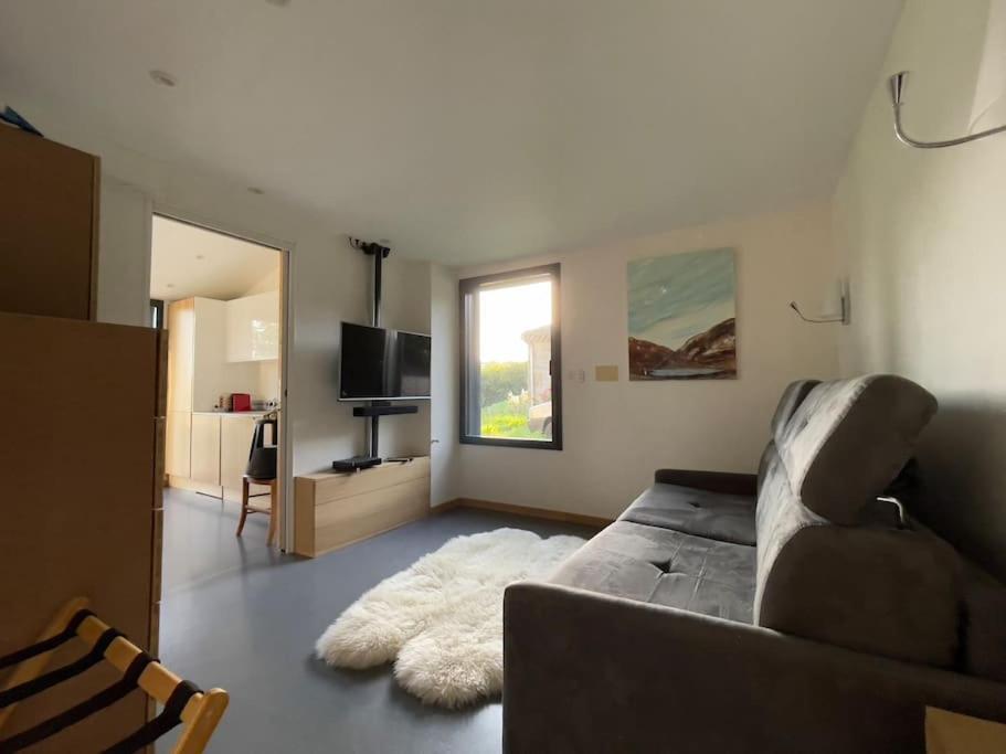 Gite De Charme 5 Etoiles Pour Couple Avec Sauna Et Jacuzzi Exterieurs Privatifs Peaugres Luaran gambar