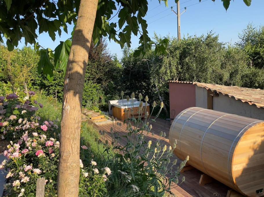 Gite De Charme 5 Etoiles Pour Couple Avec Sauna Et Jacuzzi Exterieurs Privatifs Peaugres Luaran gambar