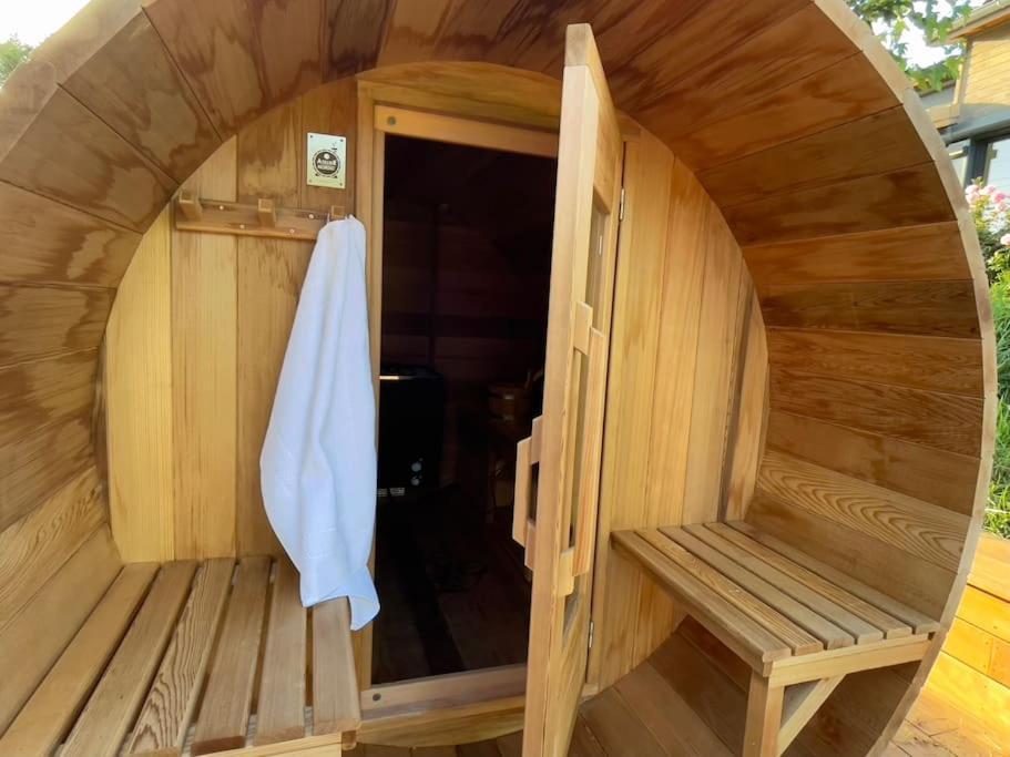 Gite De Charme 5 Etoiles Pour Couple Avec Sauna Et Jacuzzi Exterieurs Privatifs Peaugres Luaran gambar
