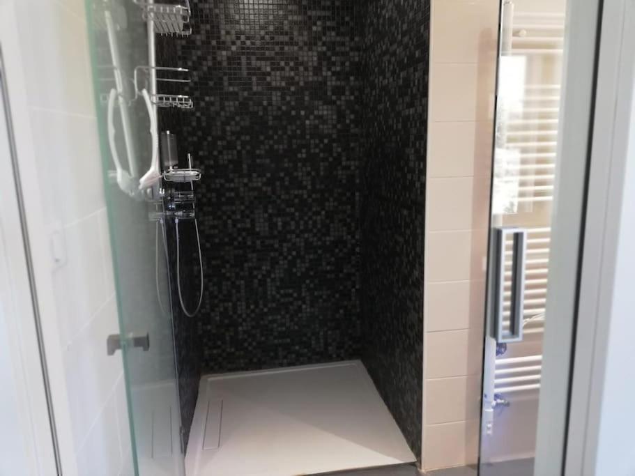 Gite De Charme 5 Etoiles Pour Couple Avec Sauna Et Jacuzzi Exterieurs Privatifs Peaugres Luaran gambar