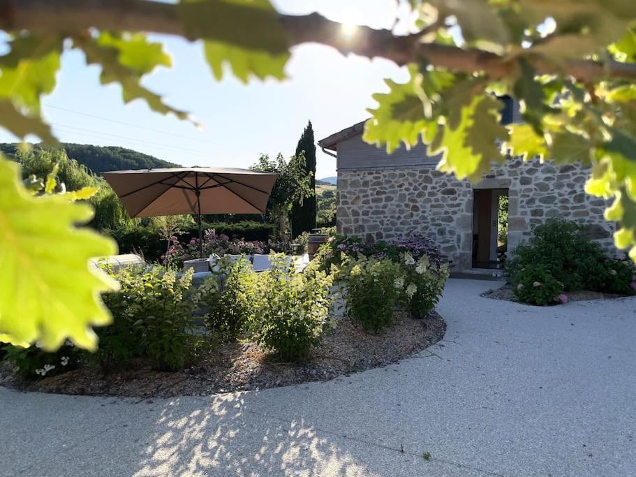 Gite De Charme 5 Etoiles Pour Couple Avec Sauna Et Jacuzzi Exterieurs Privatifs Peaugres Luaran gambar